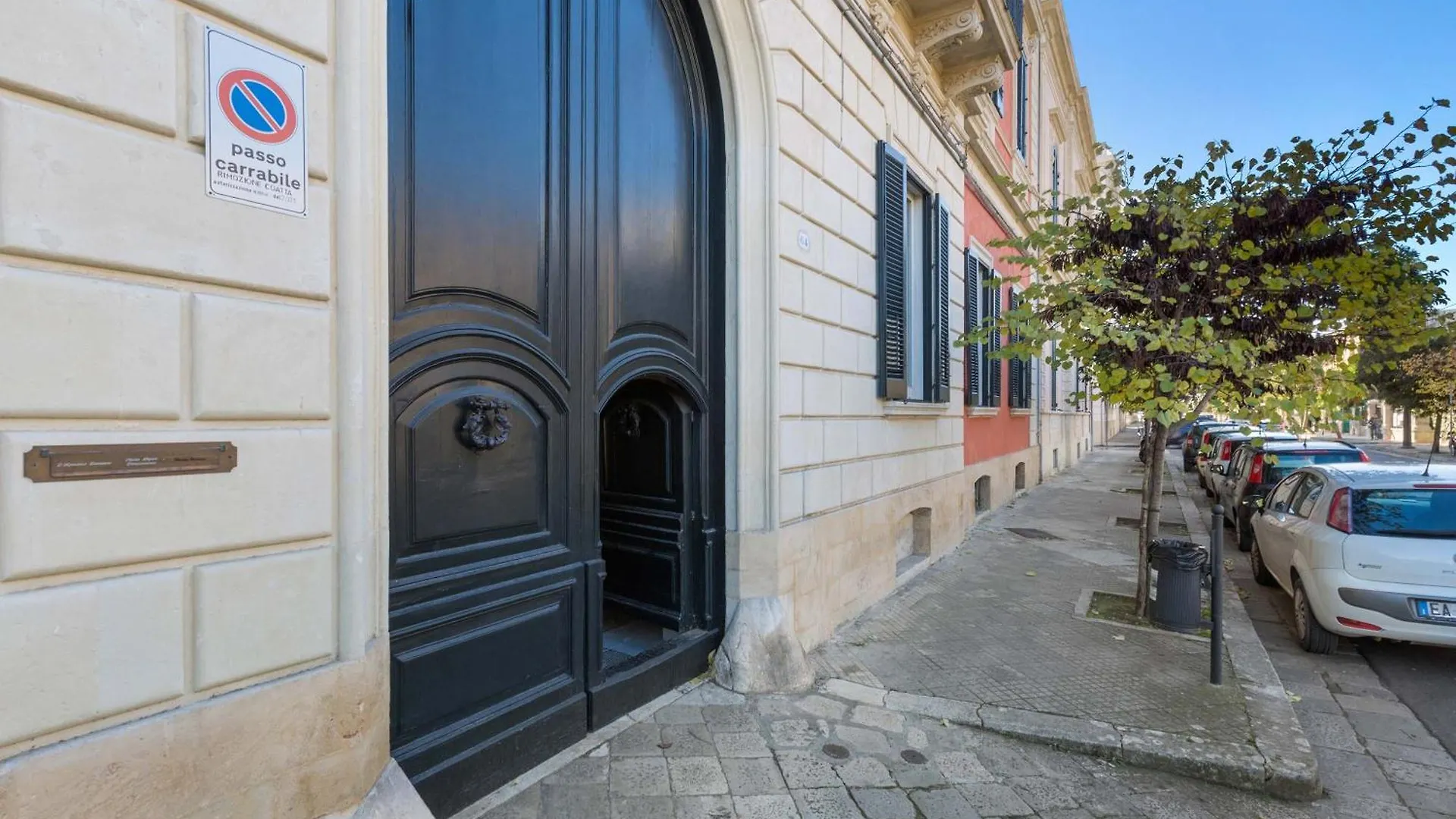 Dongiovanni Suite Lecce 0*,  Italië